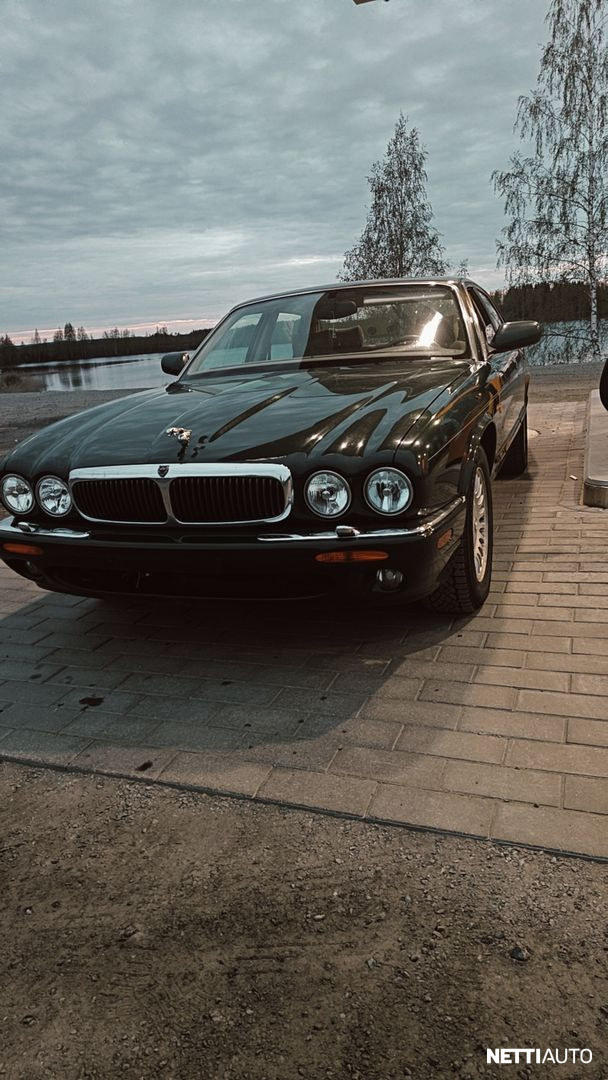Jaguar XJ8