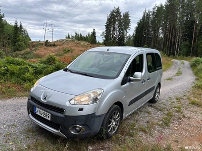 Peugeot Partner Tepee Active VTi 120 2012, photo 3/18