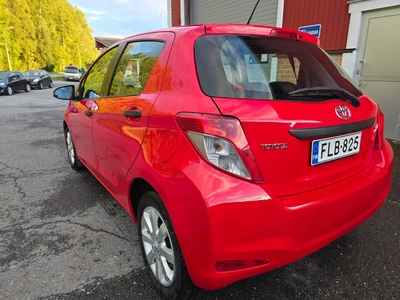 Toyota Yaris 1,33 Dual VVT-i Active 5ov 2013, kuva 2/20