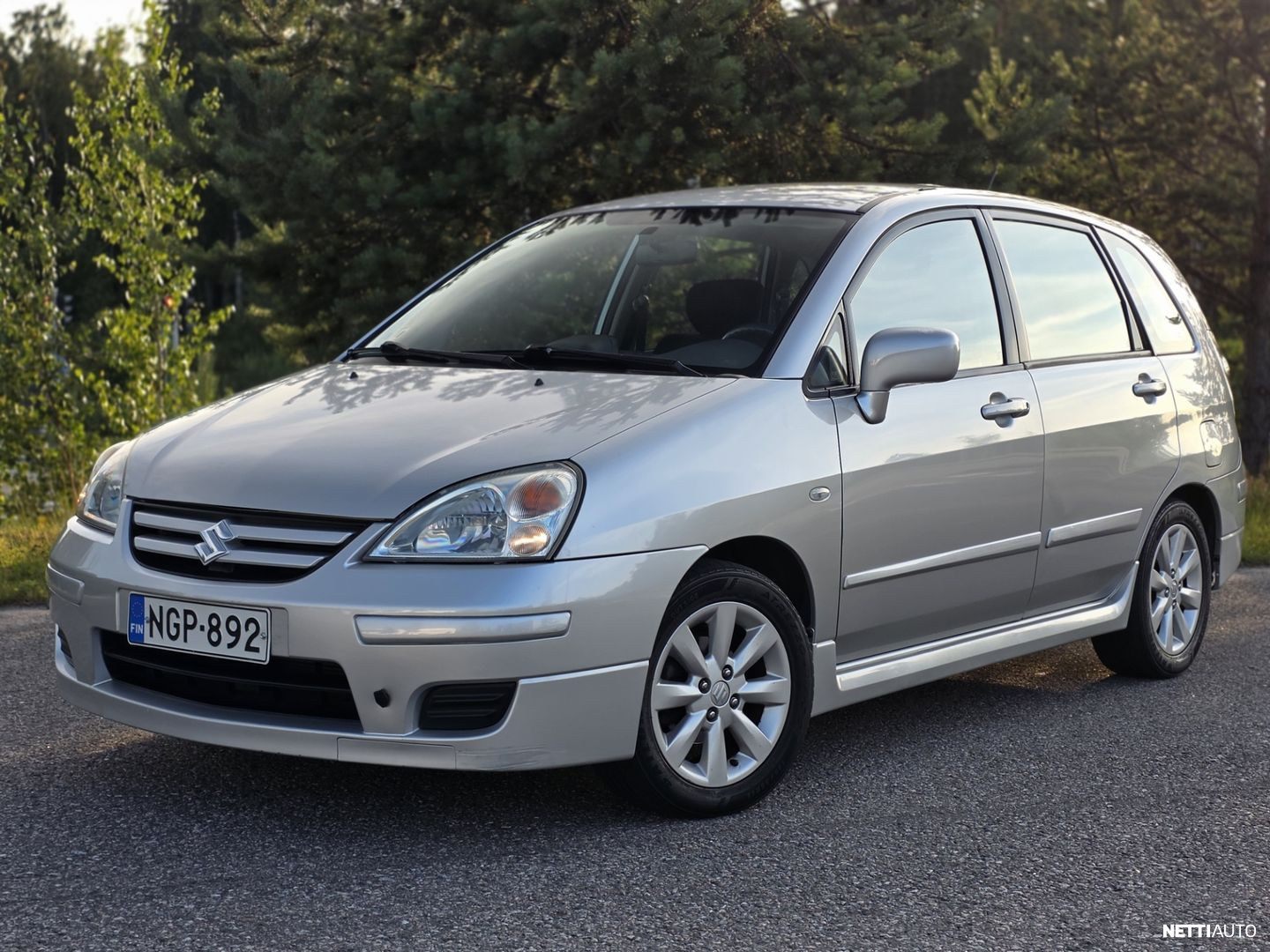 Suzuki Liana