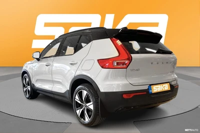 Volvo XC40 2022, photo 2/7