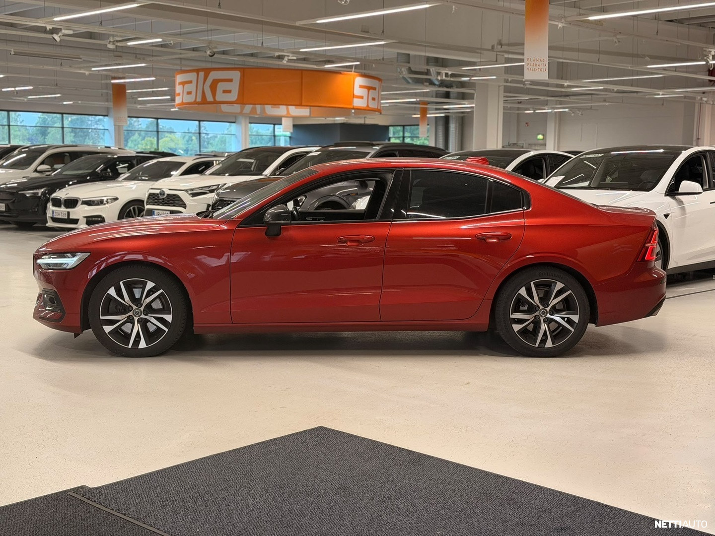 Volvo S60 2021, photo 4/10