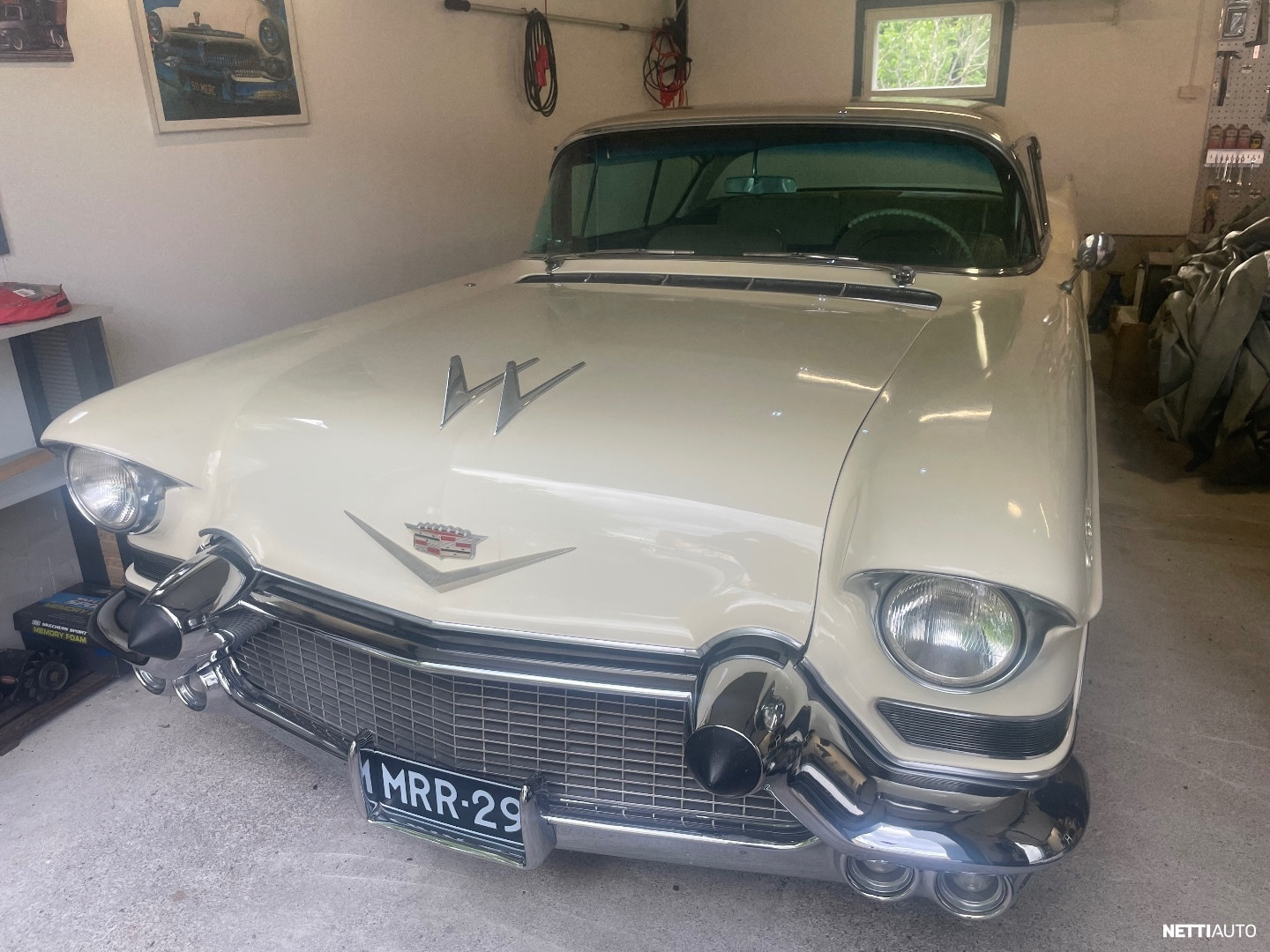 Cadillac De Ville