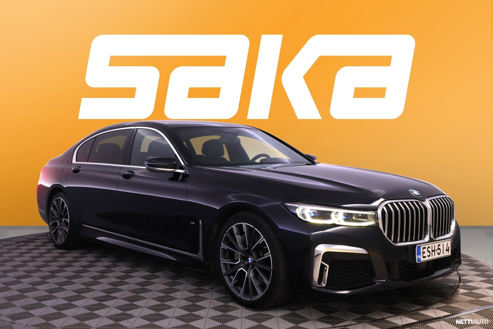 BMW 745