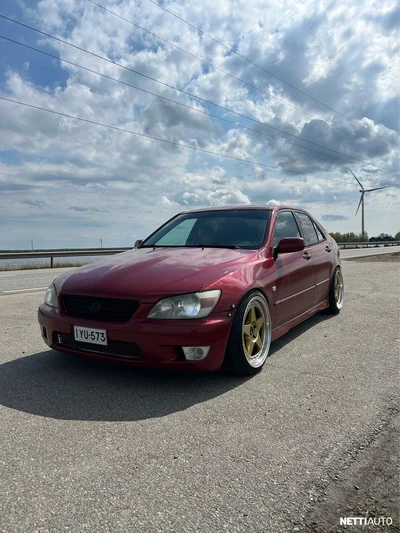 Lexus IS 2002, photo 3/9
