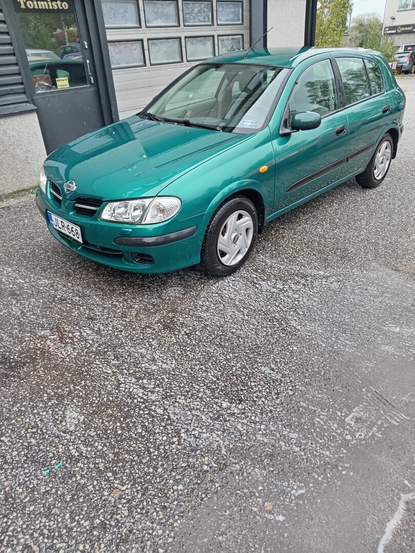 Nissan Almera