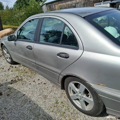Mercedes-Benz C 200 2006, photo 4/5