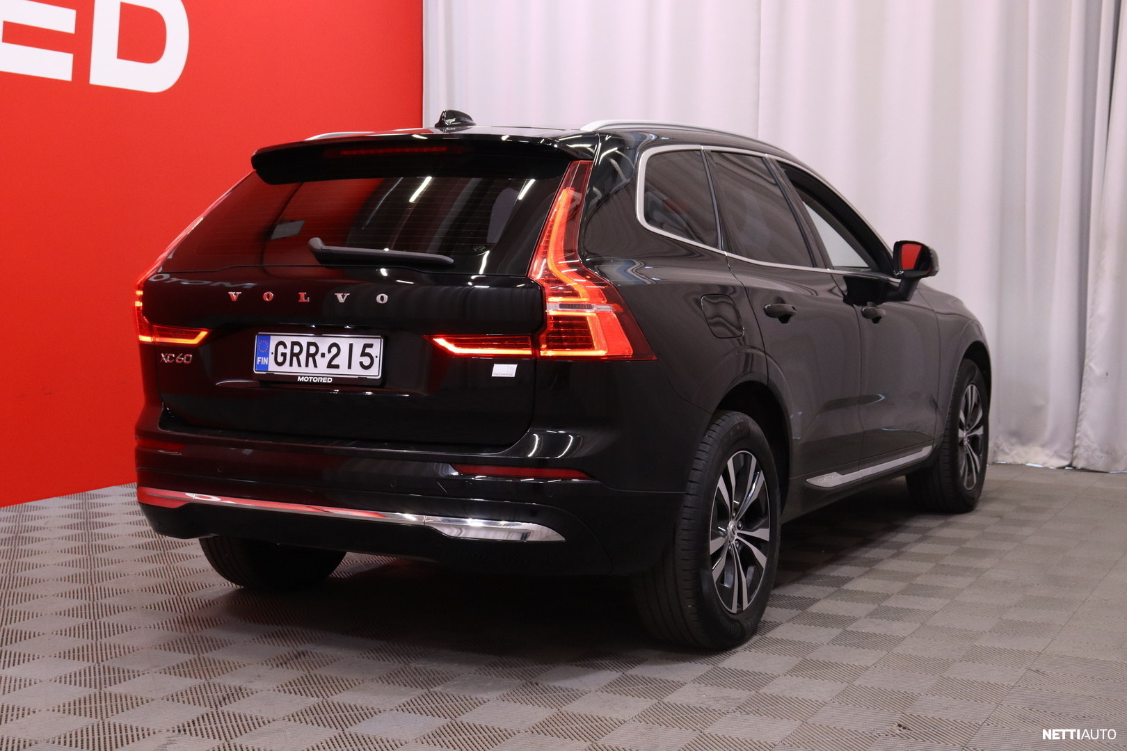 Volvo XC60 2022, photo 2/45