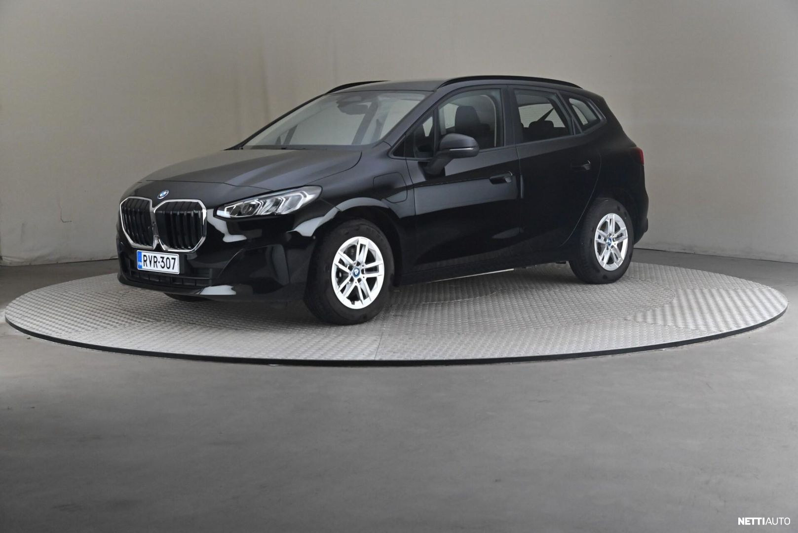 BMW 225
