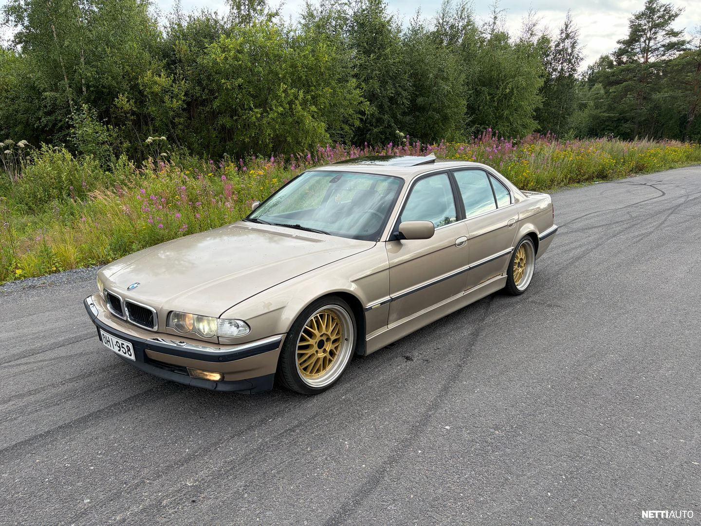 BMW 740