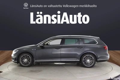 Volkswagen Passat 2017, photo 6/11