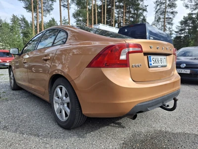 Volvo S60 2,0T Kinetic 2011, kuva 2/10