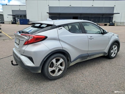 Toyota C-HR 1,8 Hybrid Active 2018, kuva 3/4