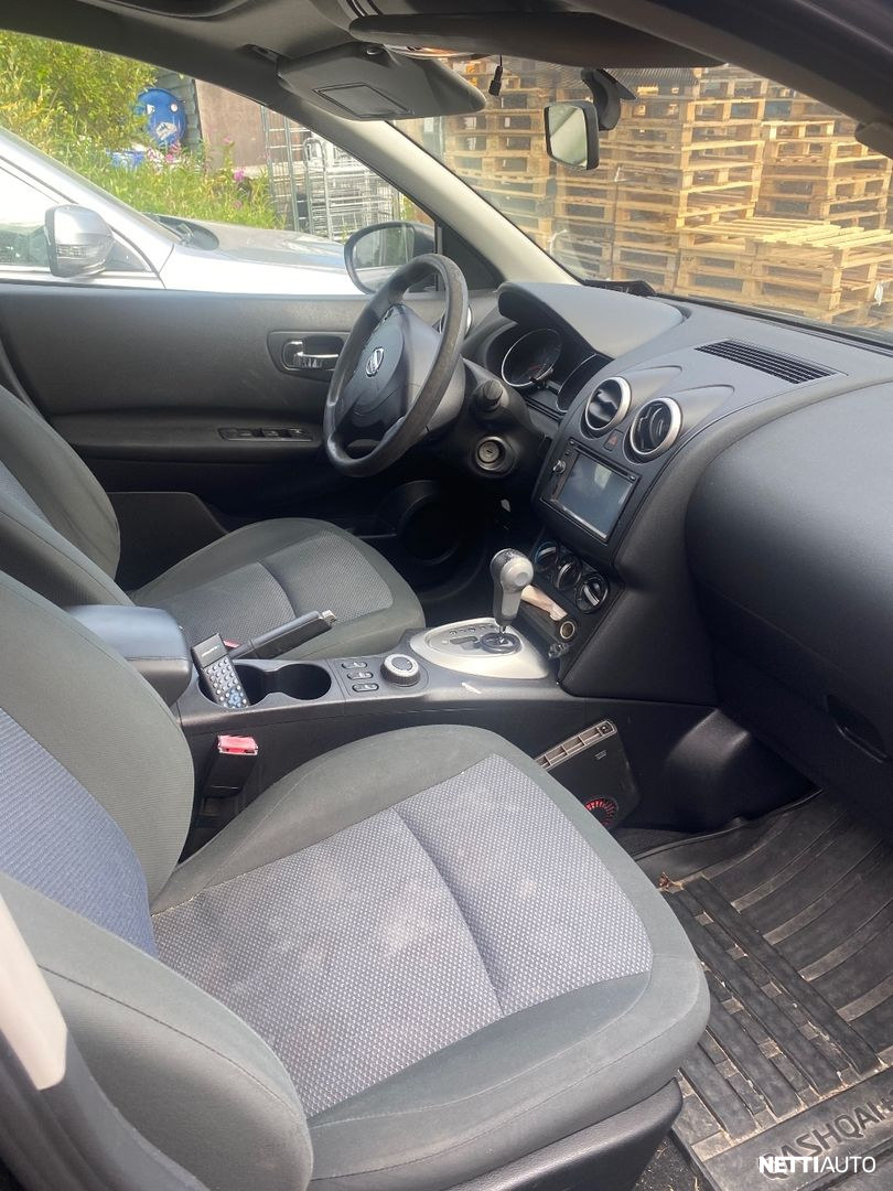 Nissan Qashqai+2 2011, photo 6/6