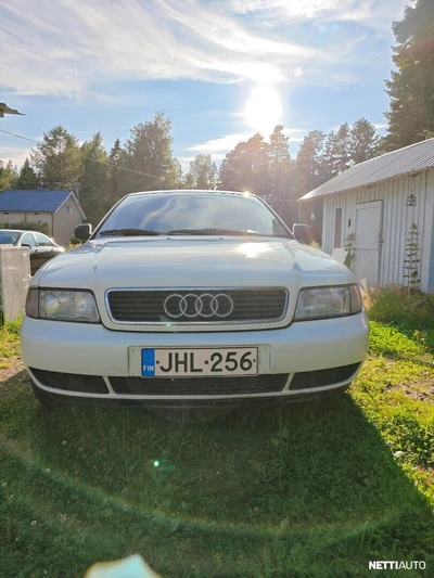 Audi A4 1996, photo 2/9