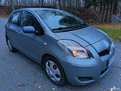 Toyota Yaris 2010, photo 2/7