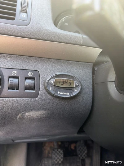 Volkswagen Touran 2008, kuva 7/9
