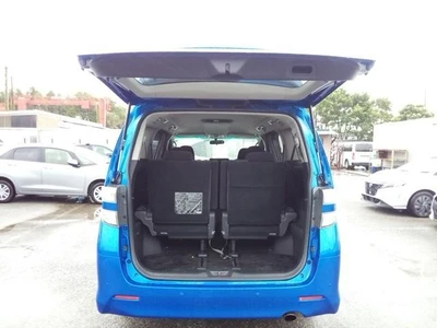 Toyota Vellfire 2008, kuva 4/13
