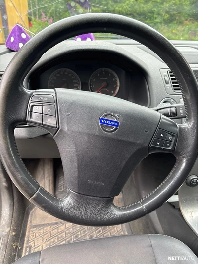 Volvo V50 2.4i Momentum Automatik 2004, kuva 5/9