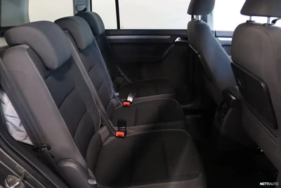 Volkswagen Touran 2011, photo 6/16