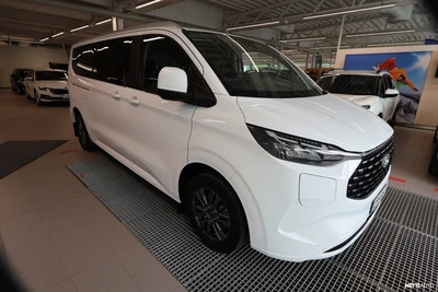 Ford Tourneo Custom 2025, photo 4/18