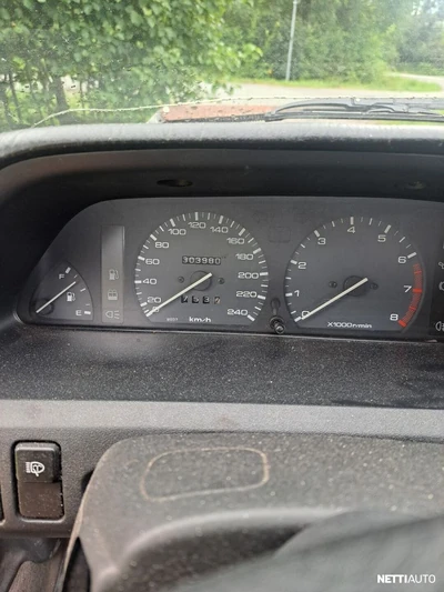 Mazda 323 4d sedan 1994, kuva 2/7