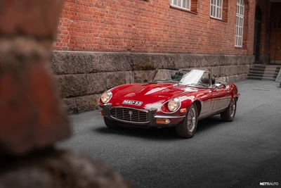 Jaguar E-type Series 3 V-12 Roadster 1974, kuva 1/10