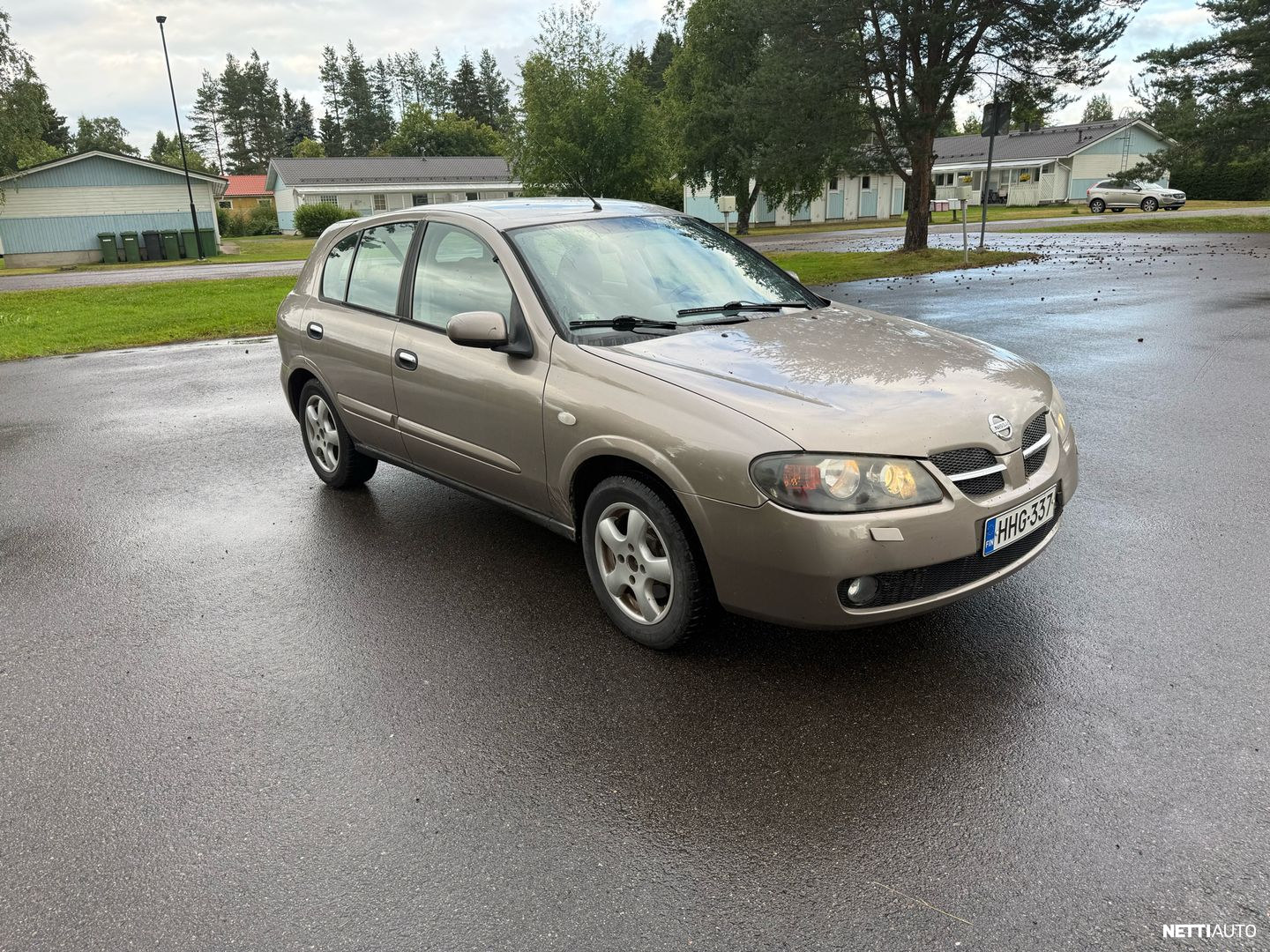 Nissan Almera