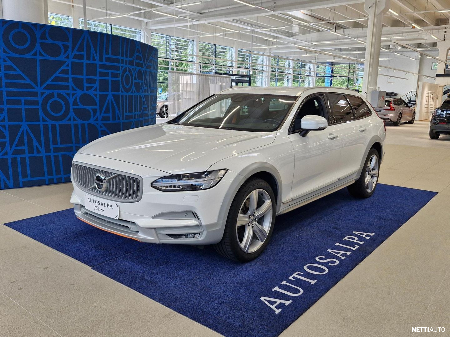 Volvo V90 Cross Country