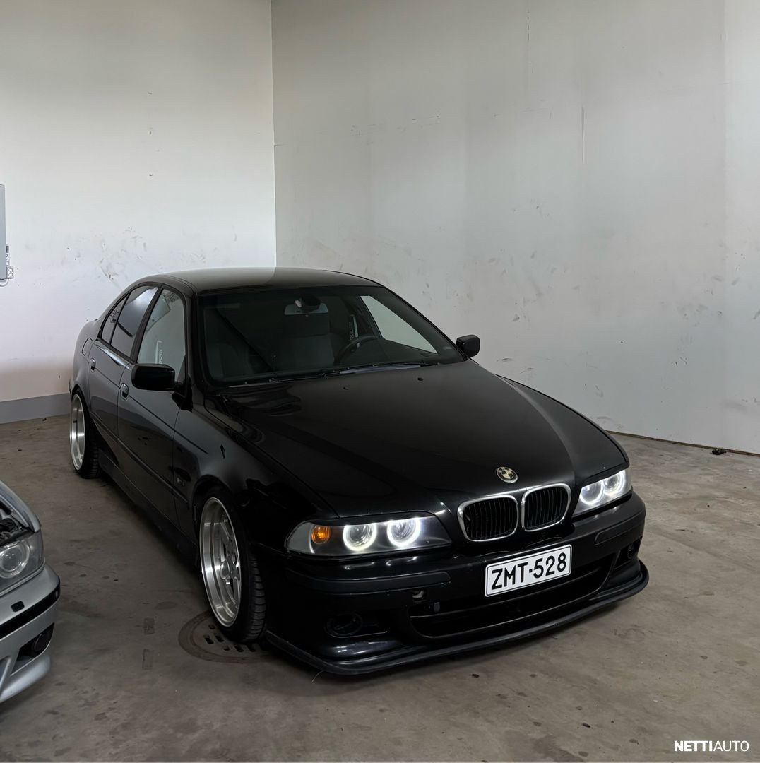 BMW 525
