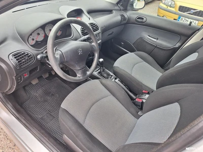 Peugeot 206 2004, photo 8/8
