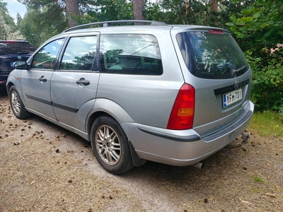 Ford Focus 1.6 Ambiente STW 2004, kuva 2/25