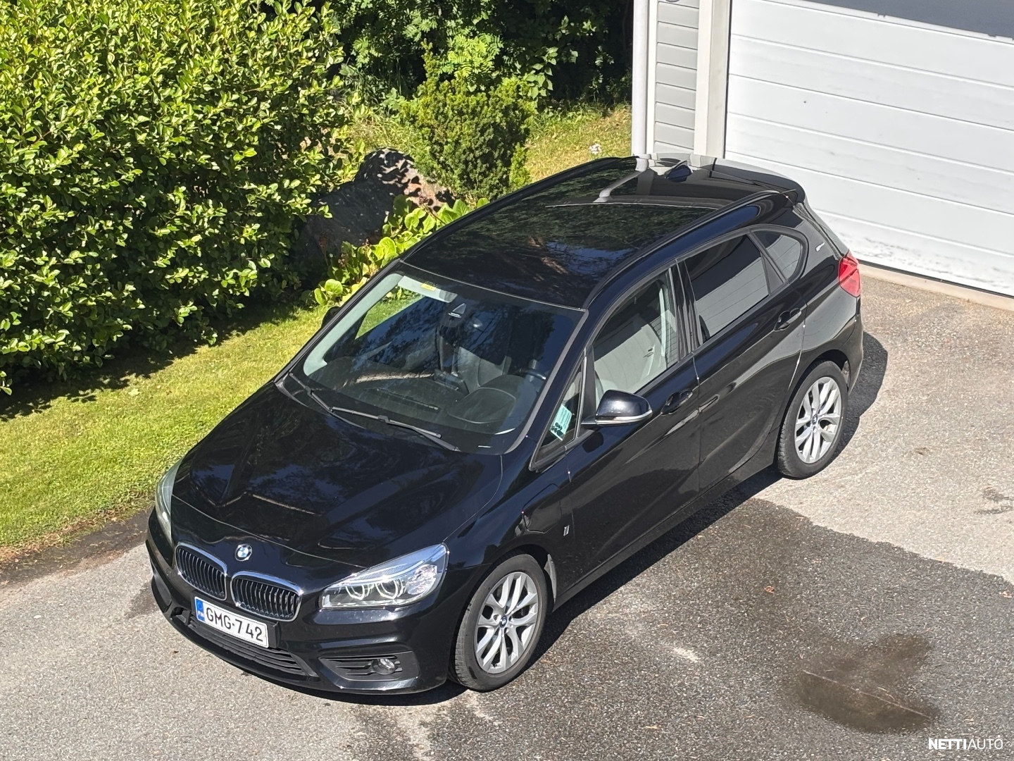 BMW 225