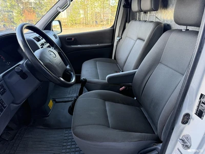 Toyota Hiace 2010, photo 7/16