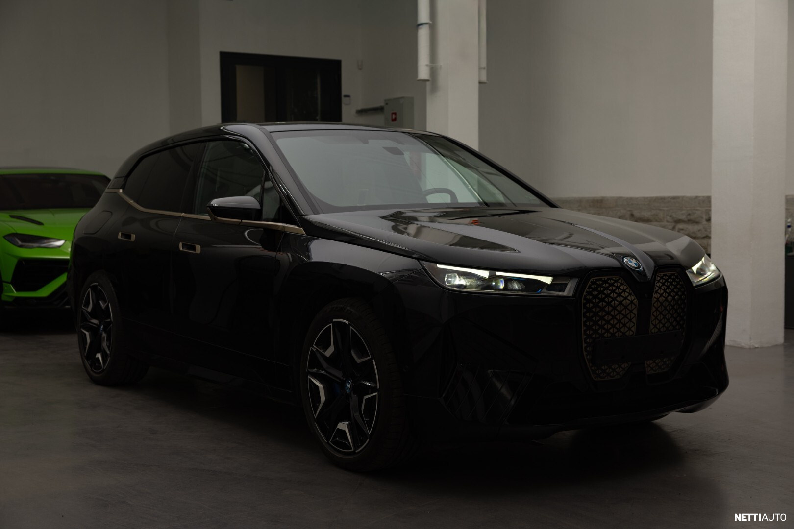 BMW iX