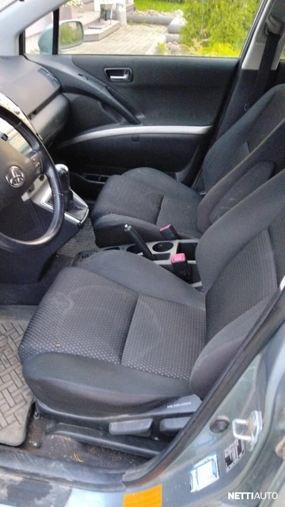 Toyota Corolla Verso 2009, photo 4/6