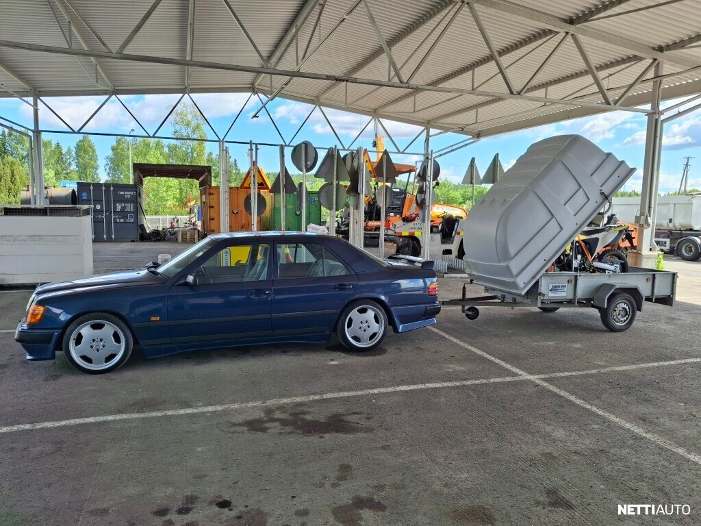 Mercedes-Benz 300