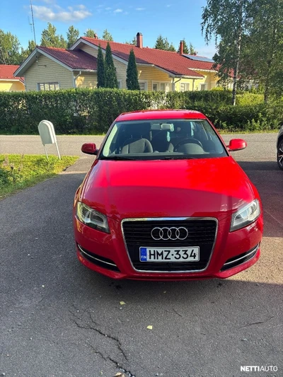 Audi A3 2010, photo 2/5