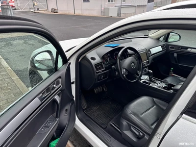 Volkswagen Touareg 2015, kuva 6/10
