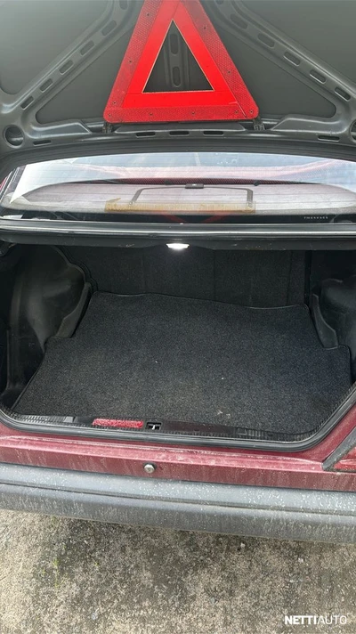 Mercedes-Benz 200 124 4d 1988, kuva 5/9