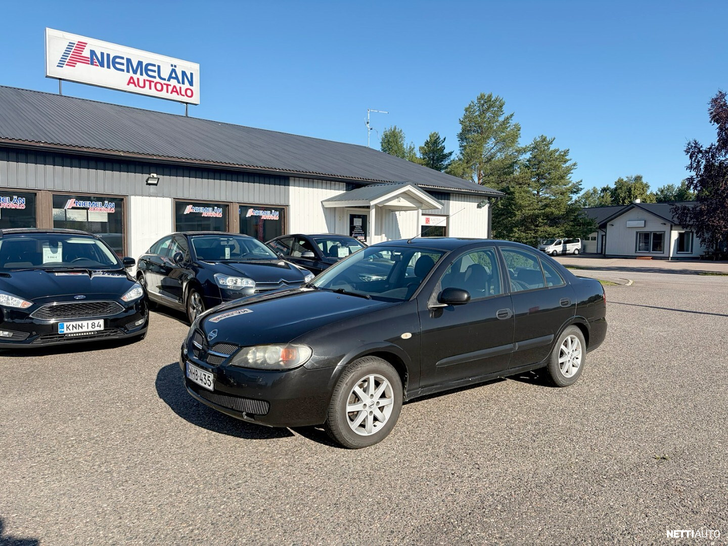 Nissan Almera