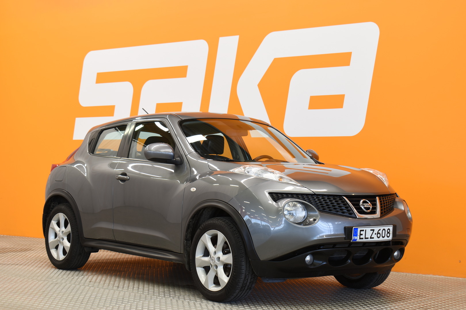 Nissan Juke 1,6L Pure Drive Acenta 2WD 5MT Elegance Alloys Connect