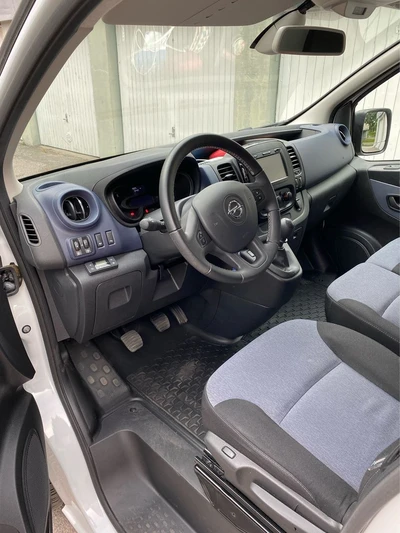 Opel Vivaro 2019, kuva 4/4