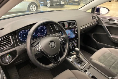 Volkswagen Golf 2019, photo 6/31