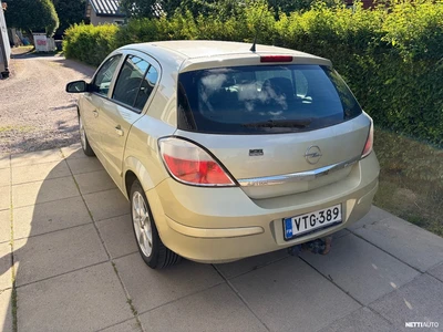 Opel Astra 1,6 Twinport Enjoy 5d 2004, photo 3/10