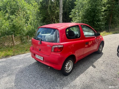 Toyota Yaris 1999, photo 3/5