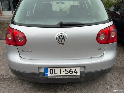 Volkswagen Golf 1,6 75 kW Sportline 4d 2005, photo 2/13