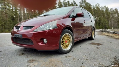 Mitsubishi Grandis 2006, photo 2/14