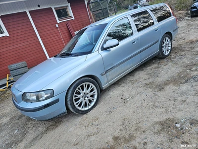 Volvo V70 2000, photo 2/3