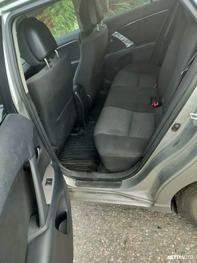 Toyota Avensis 2011, kuva 5/6